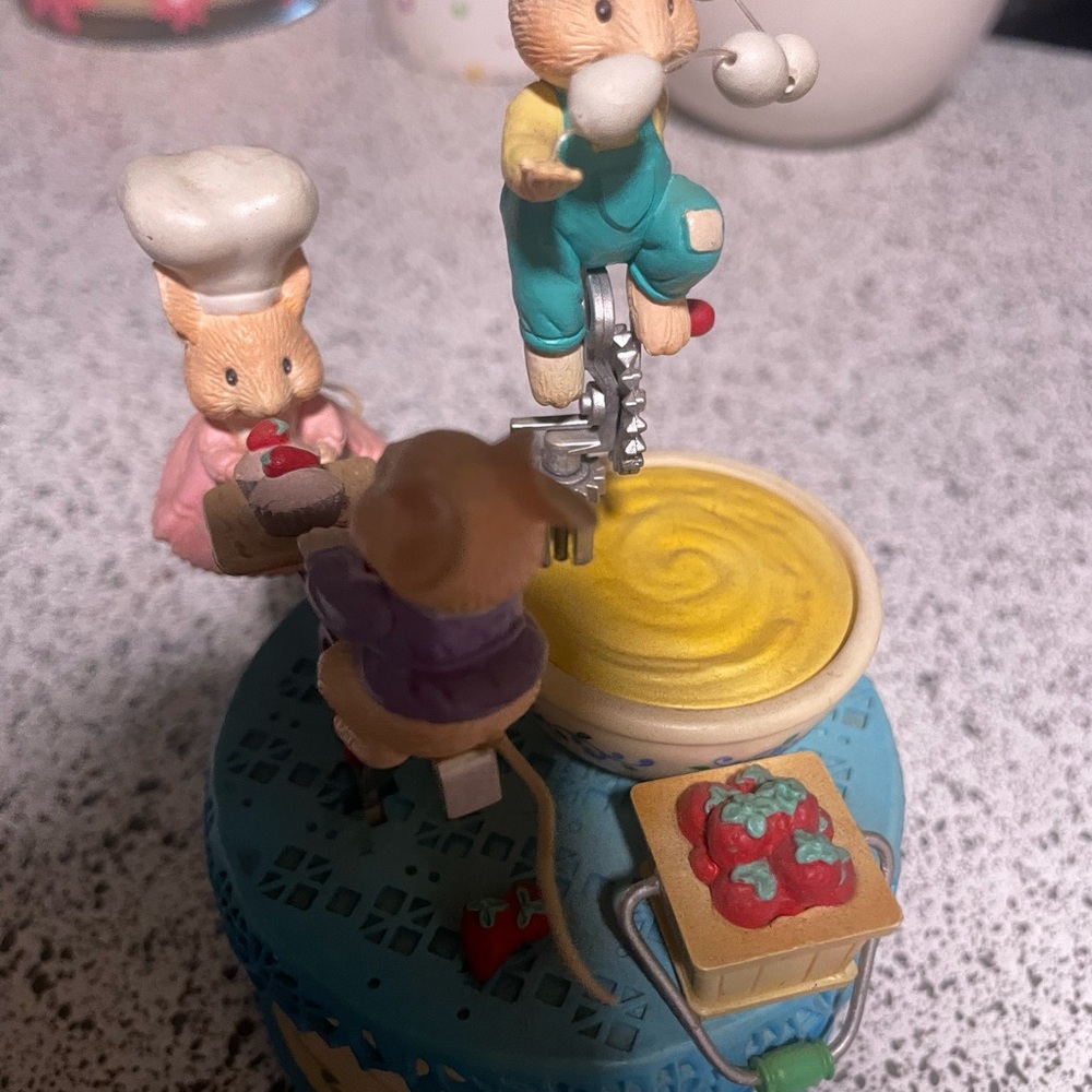 Vintage Enesco Music Box Mice - "Whistle While You Work" - - Picture 2 of 3
